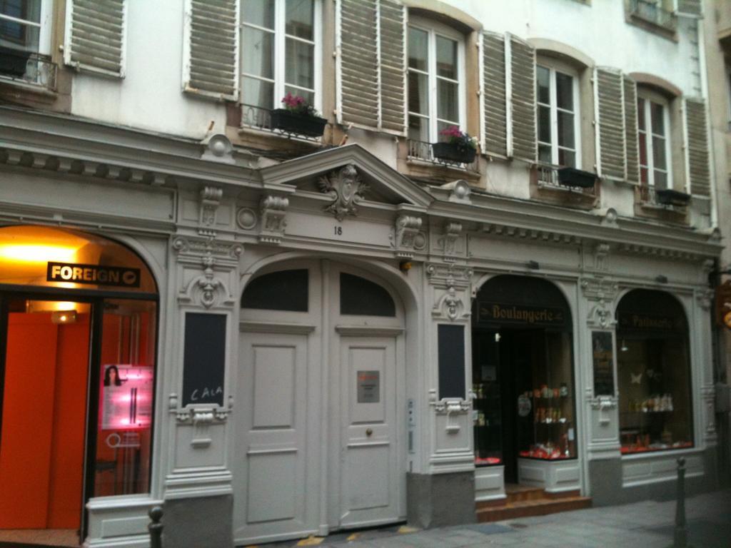 Les Serruriers - Appartement Spacieux Avec Terrasse & Parking Strasbourg Ruang foto
